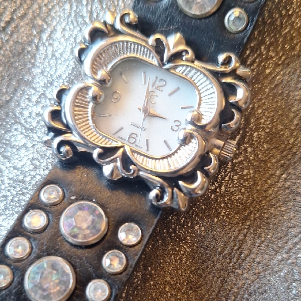 Source Unknown Black and Silver Women's Watch - Picture 3 of 11